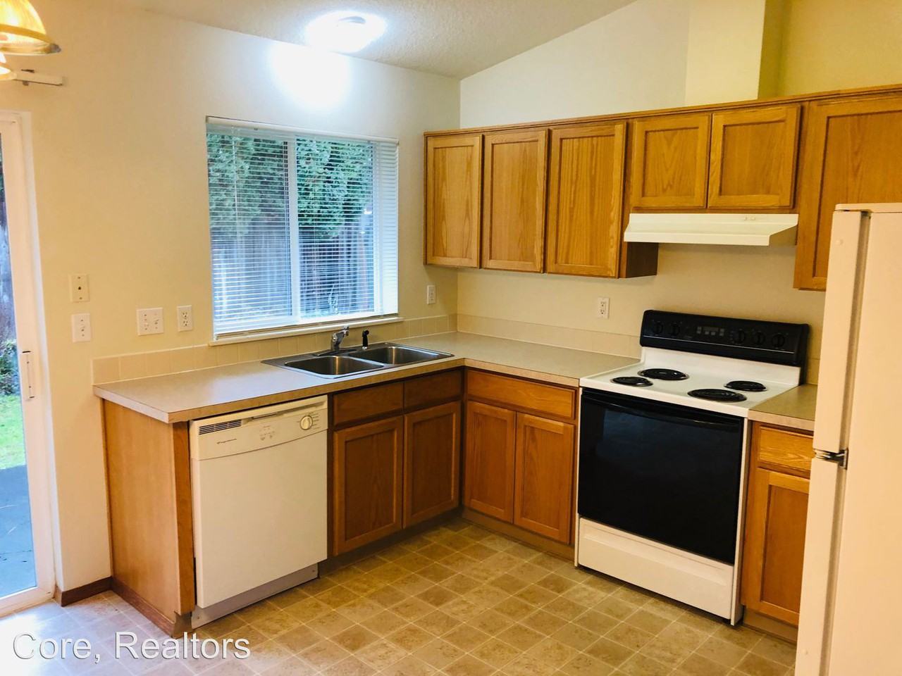 9726 Se 43rd Ave - Photo 3 of 9