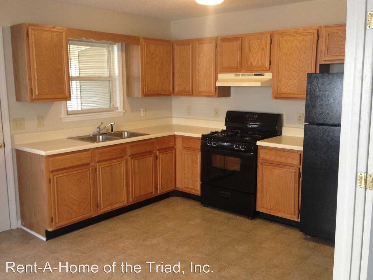 1709 Rainbow Drive - Photo 2 of 9