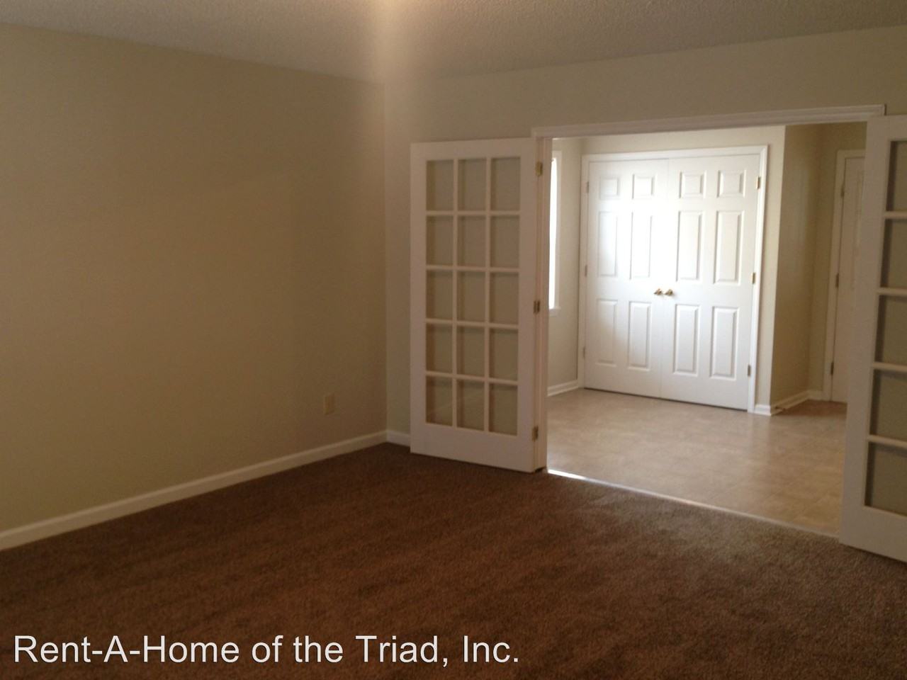 1709 Rainbow Drive - Photo 3 of 9