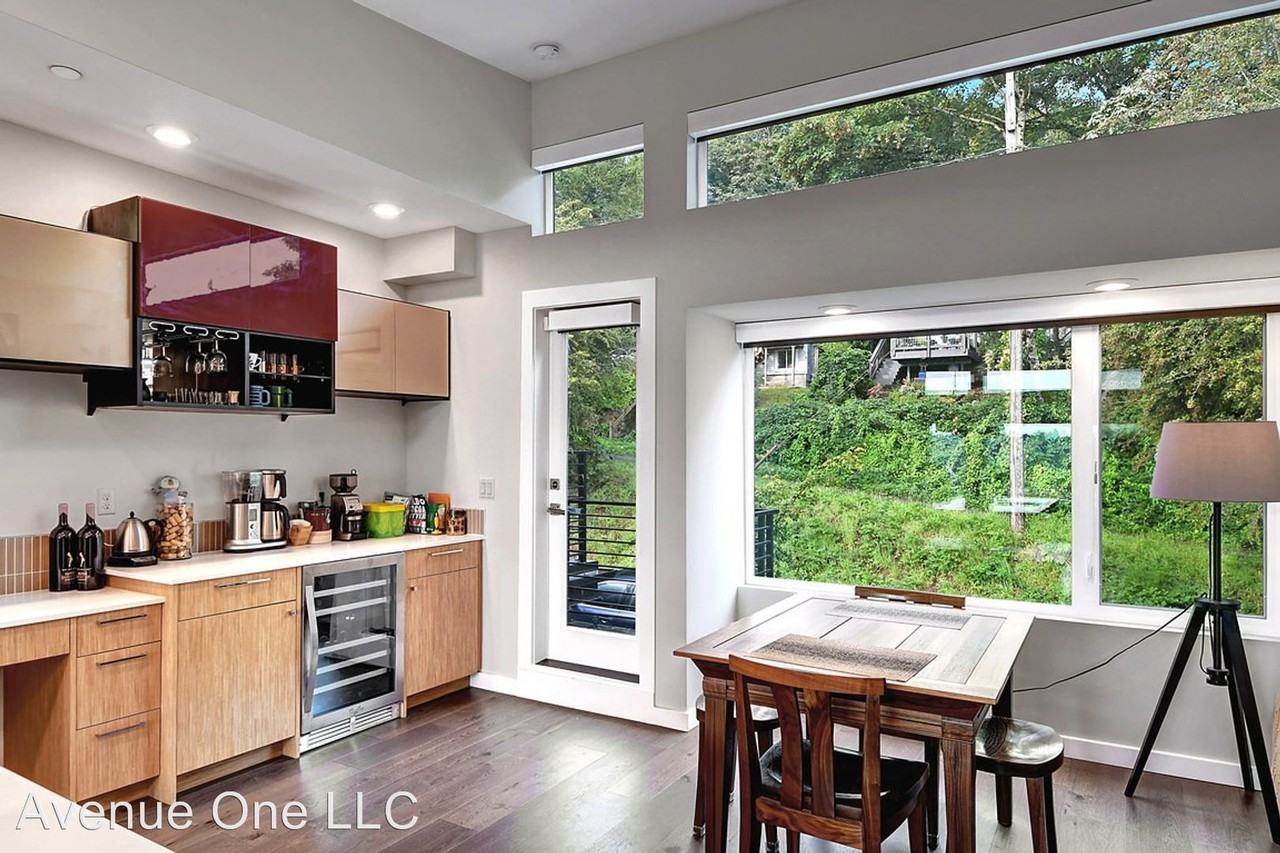 1544 Sturgus Ave. S. - Photo 3 of 16