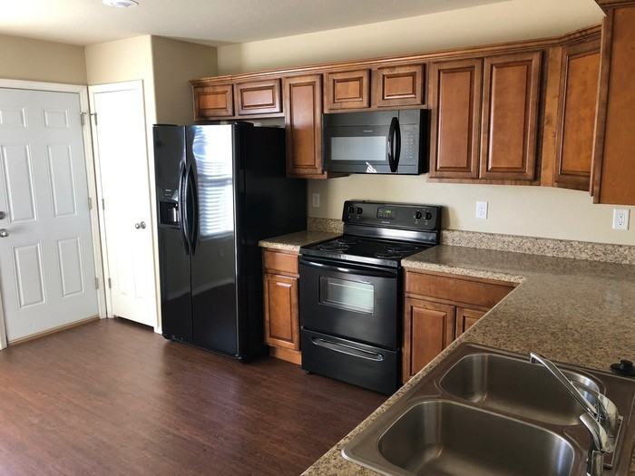 235 Glory Lane - Photo 3 of 14