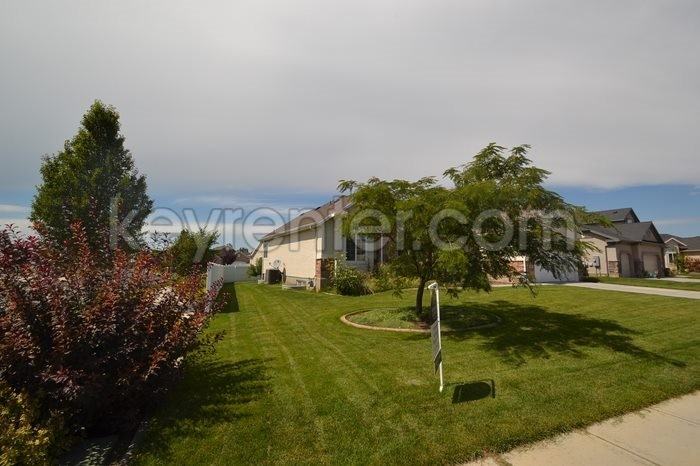 181 N 2875 W - Photo 3 of 35