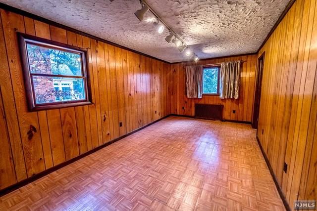 133 Miles Street - Photo 2 of 8