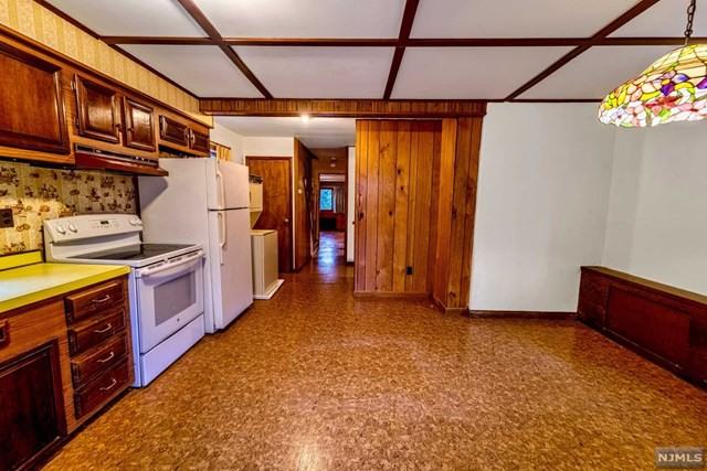 133 Miles Street - Photo 3 of 8