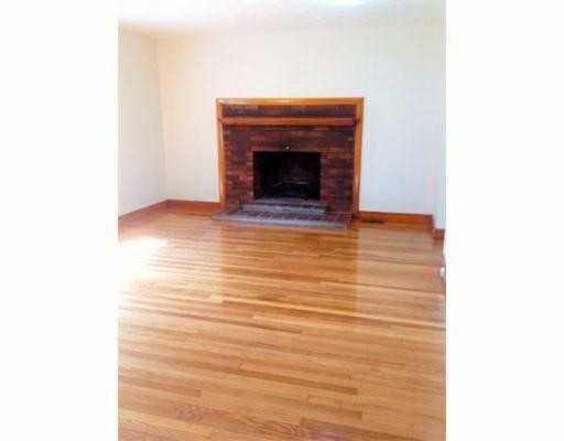 4 Young St - Photo 3 of 6