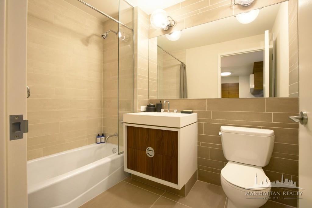 W 45th St #4 - Photo 3 of 7