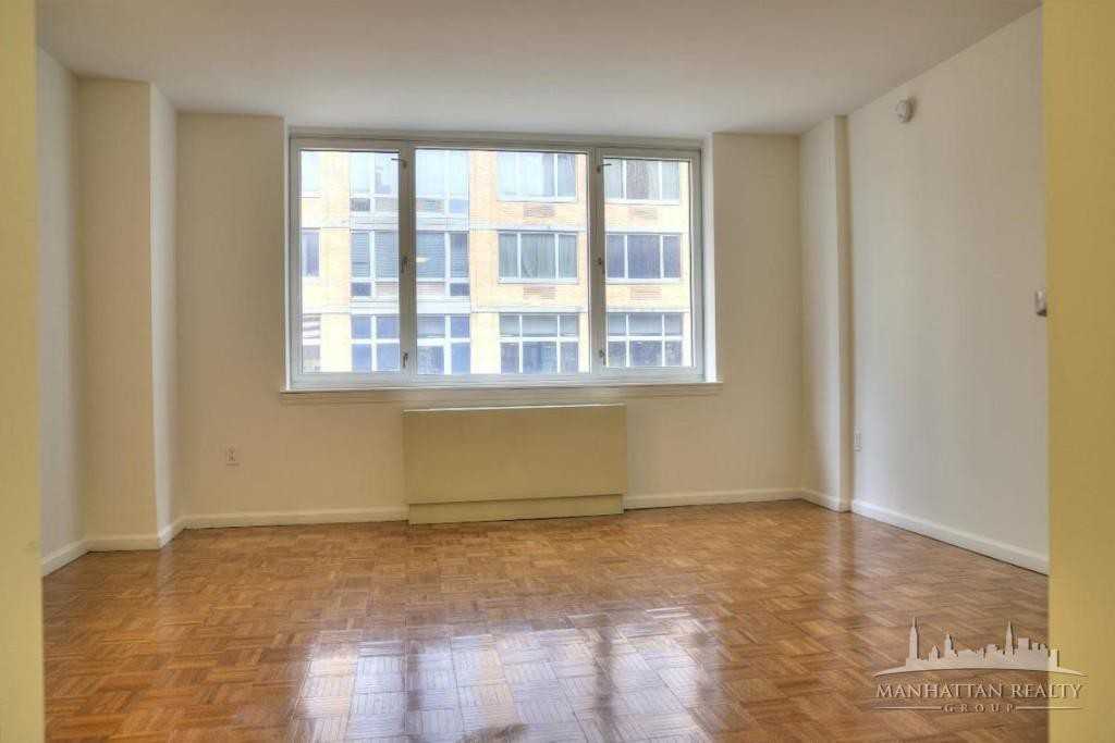 W 43rd St #6G - Photo 2 of 6