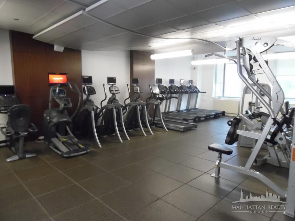 W 37th St #428 - Photo 6 of 9