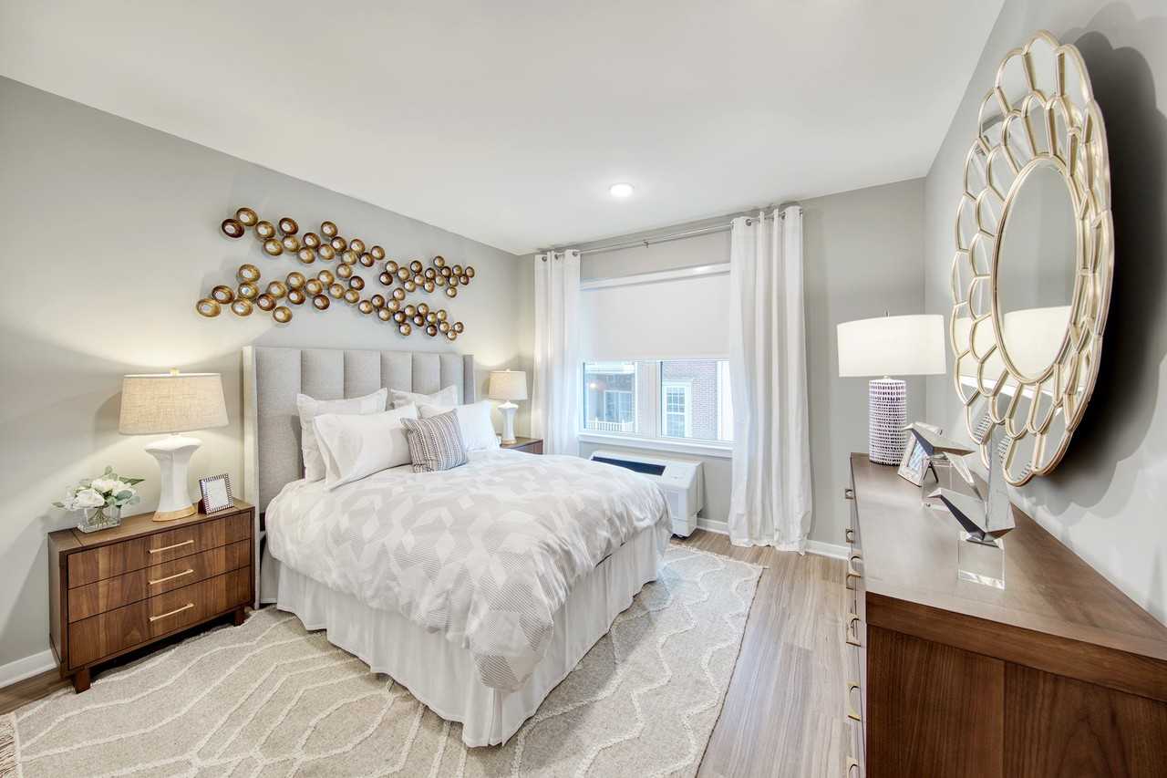 79 Warren Street #252