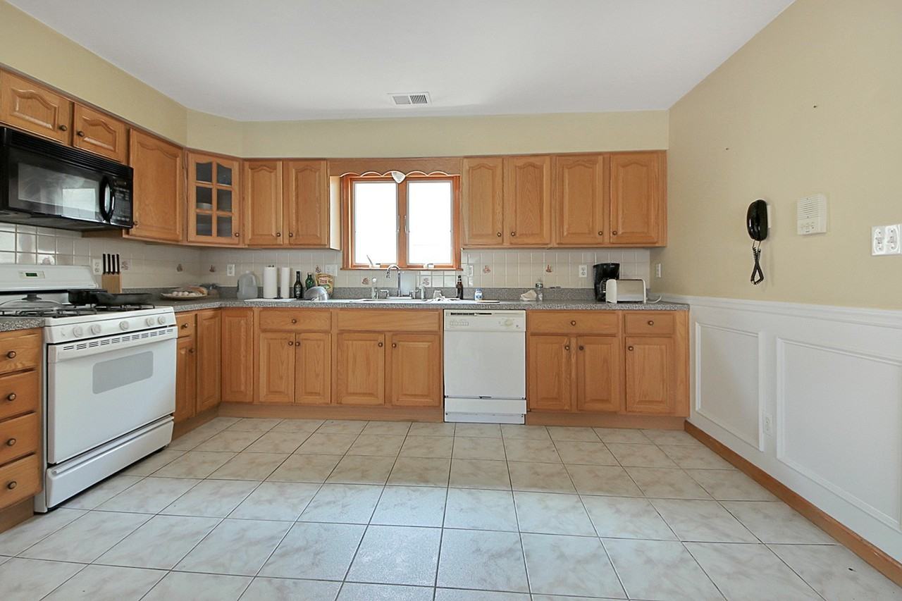 132 Chesnut Street #2 - Photo 3 of 5