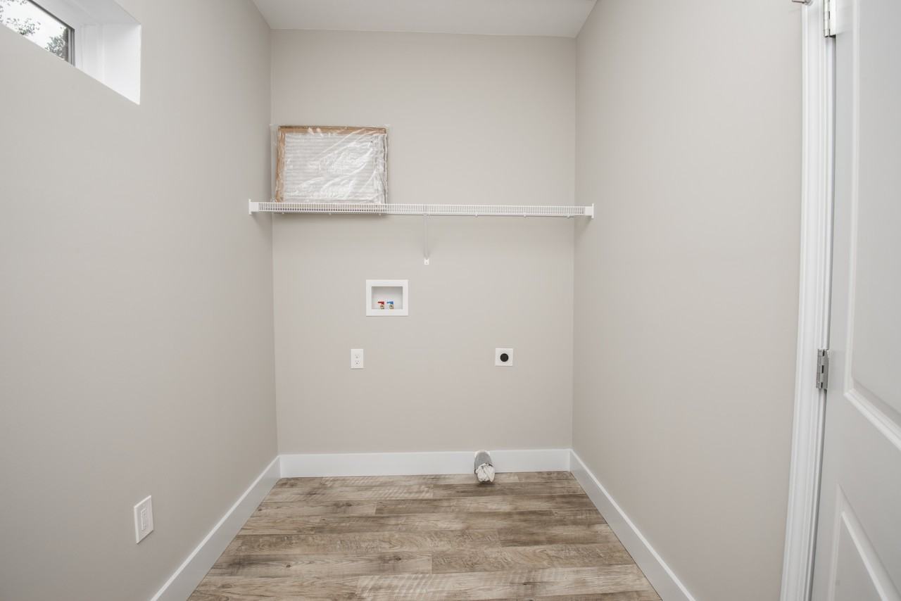 735 Sundial Lane - Photo 3 of 9