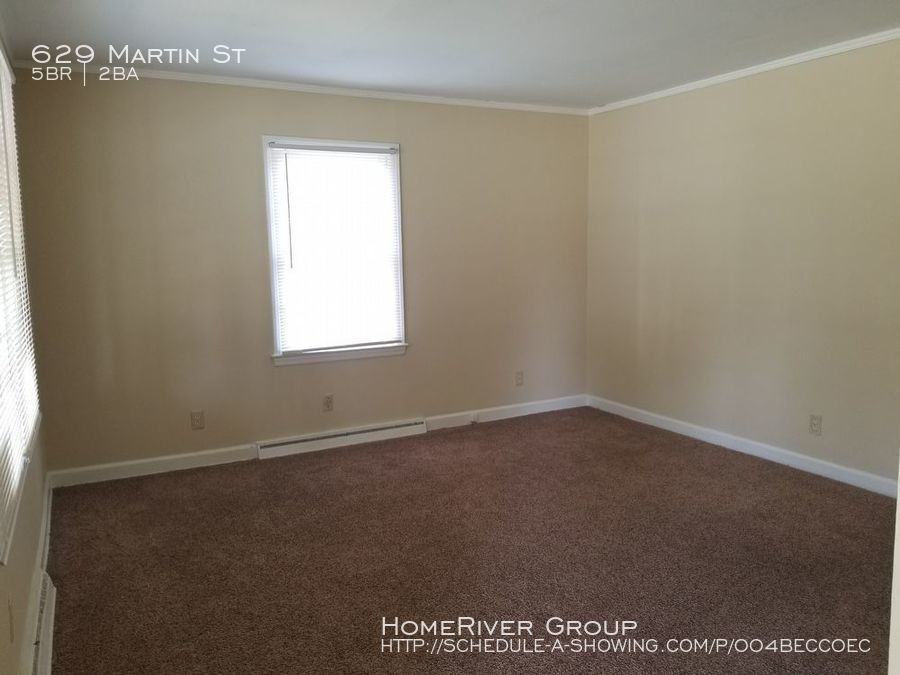 629 Martin St - Photo 3 of 15