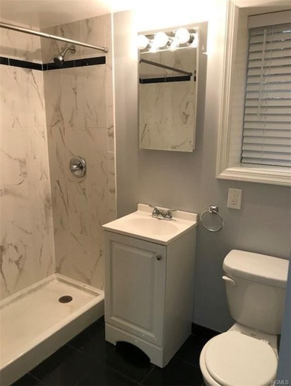 1523 Bayview Avenue - Photo 2 of 6