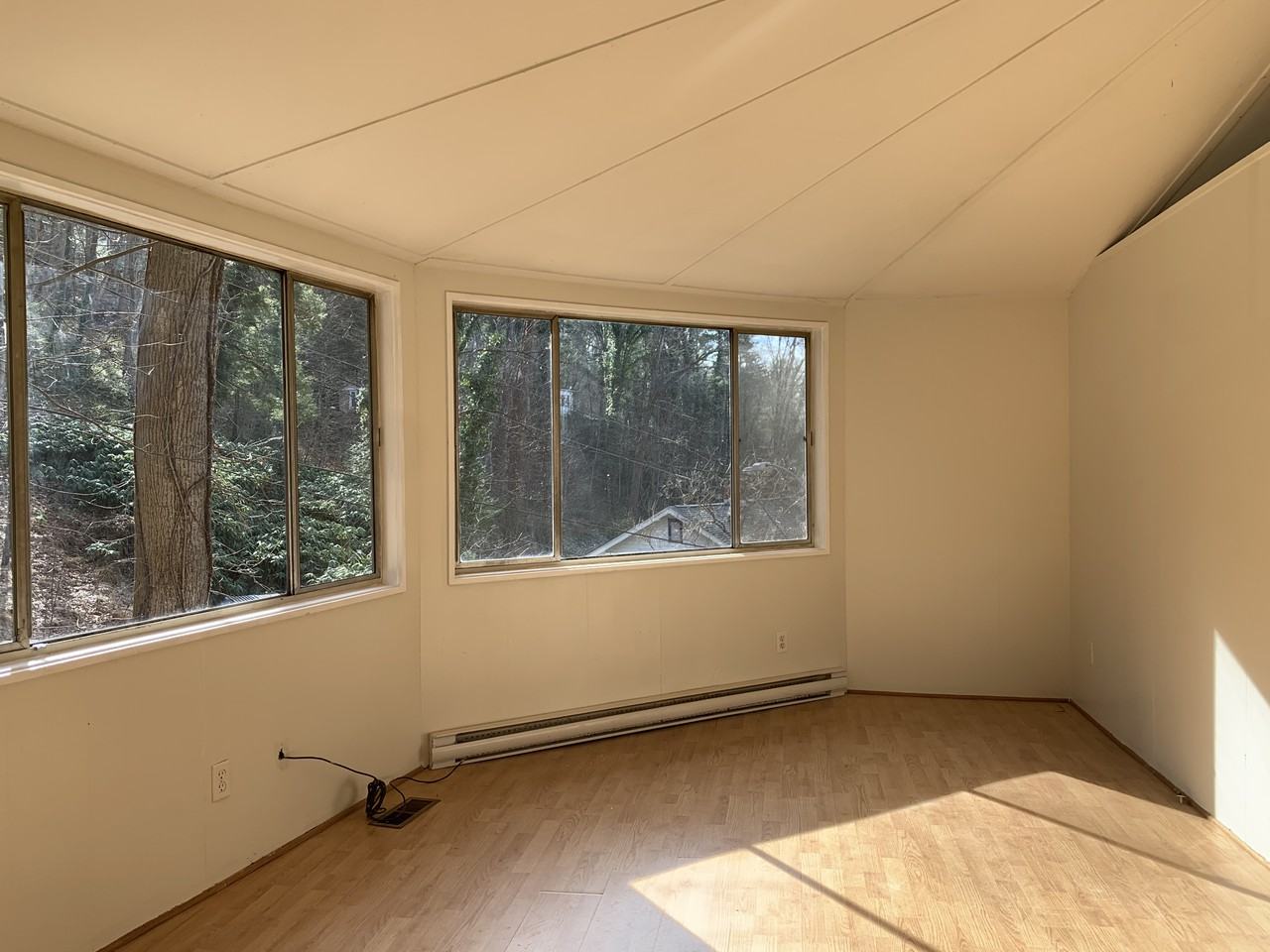 25 Howland Rd - Photo 2 of 7