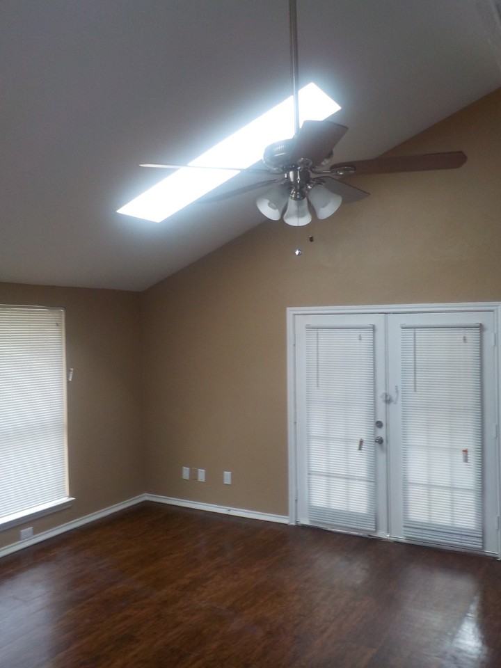 4327 Willow Bend Dr - Photo 3 of 10