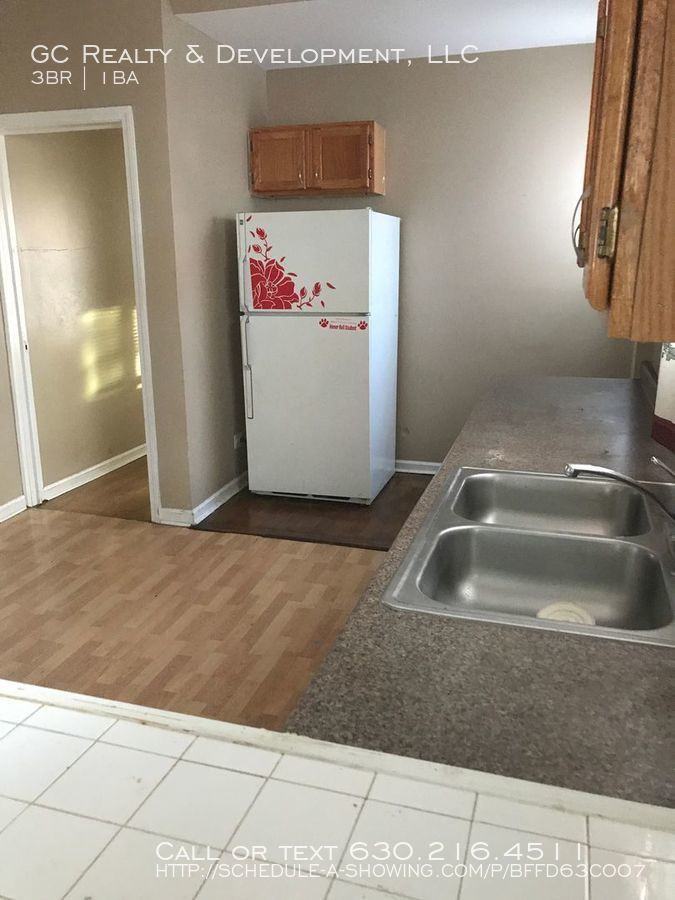 11505 S Church St - Photo 3 of 11