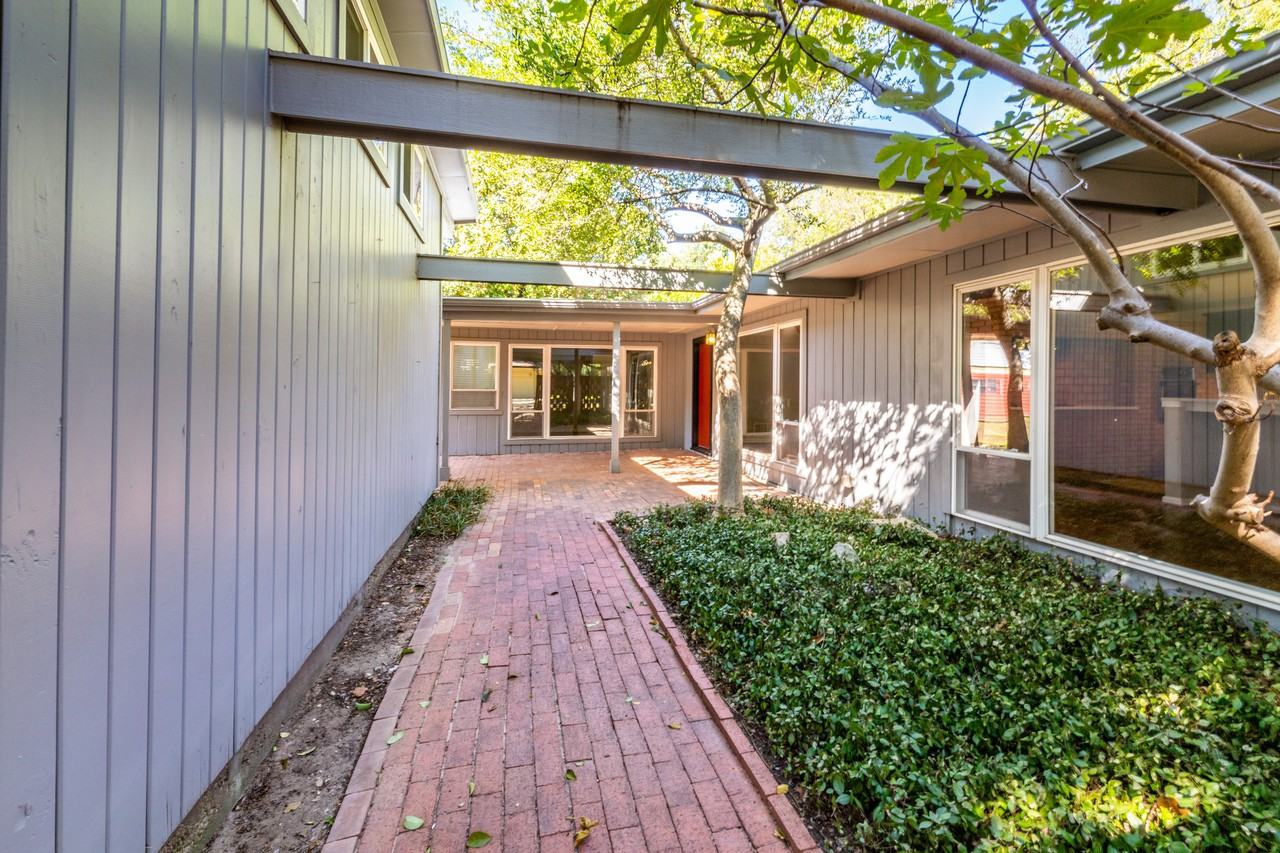 10263 Better Dr - Photo 2 of 9