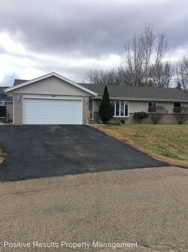 209 Pembroke - Photo 2 of 18