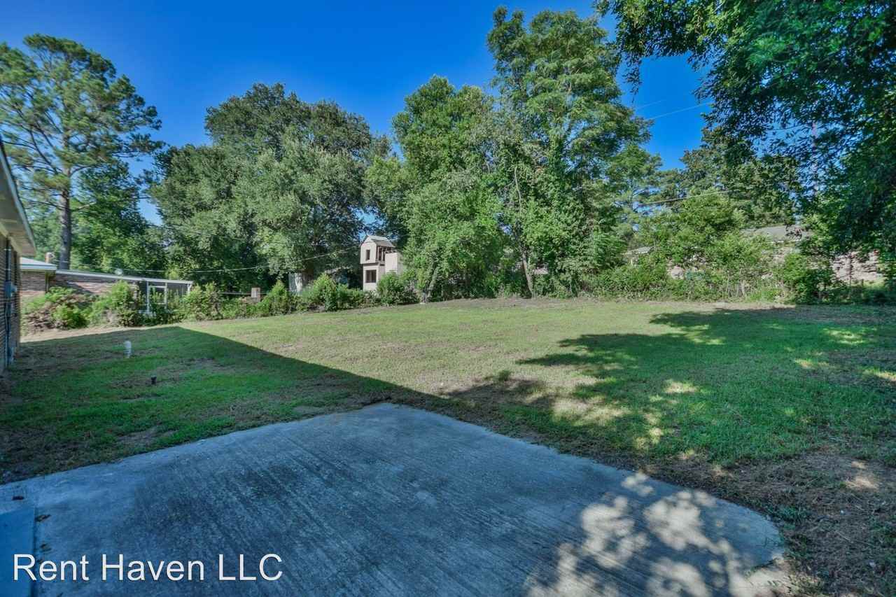 3614 Truman St - Photo 3 of 12