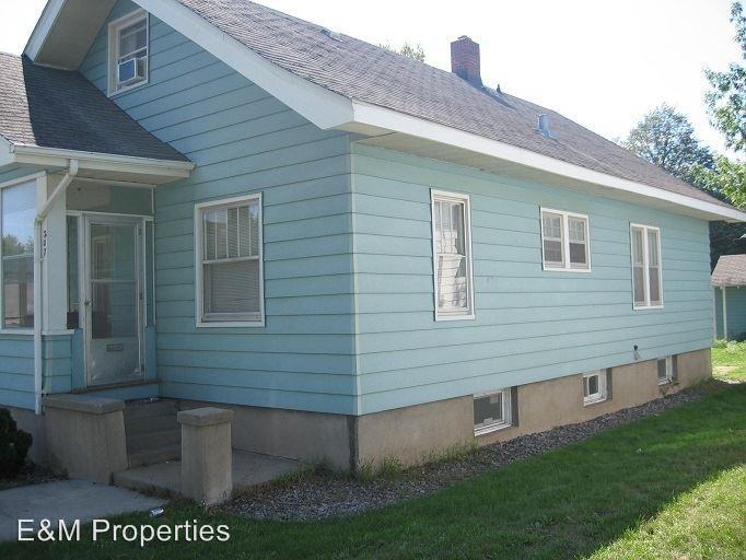 207 15th Avenue S - Photo 2 of 5