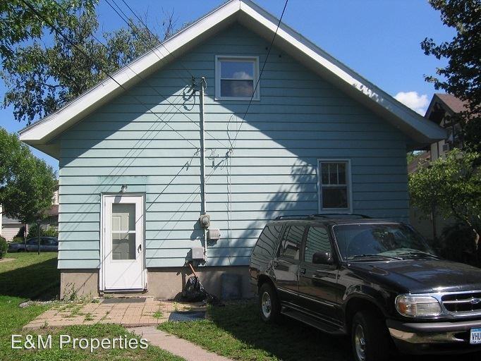 207 15th Avenue S - Photo 3 of 5