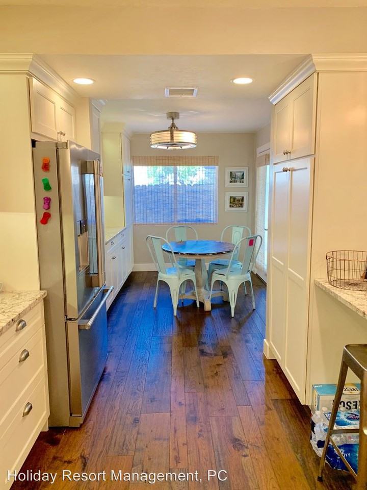 924 Bloomington Dr - Photo 3 of 25