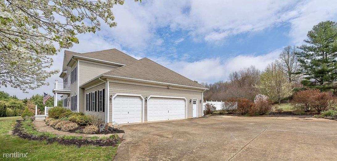 9399 Avenel Dr - Photo 3 of 23