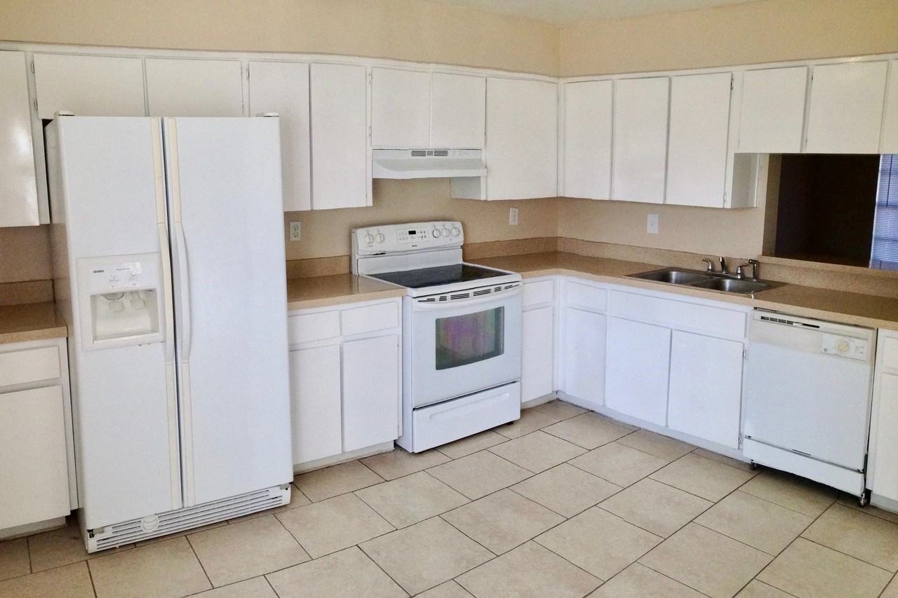 The Grand Apartment Homes - Photo 3 of 10