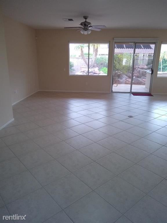 39354 Falconwood Ct - Photo 3 of 10