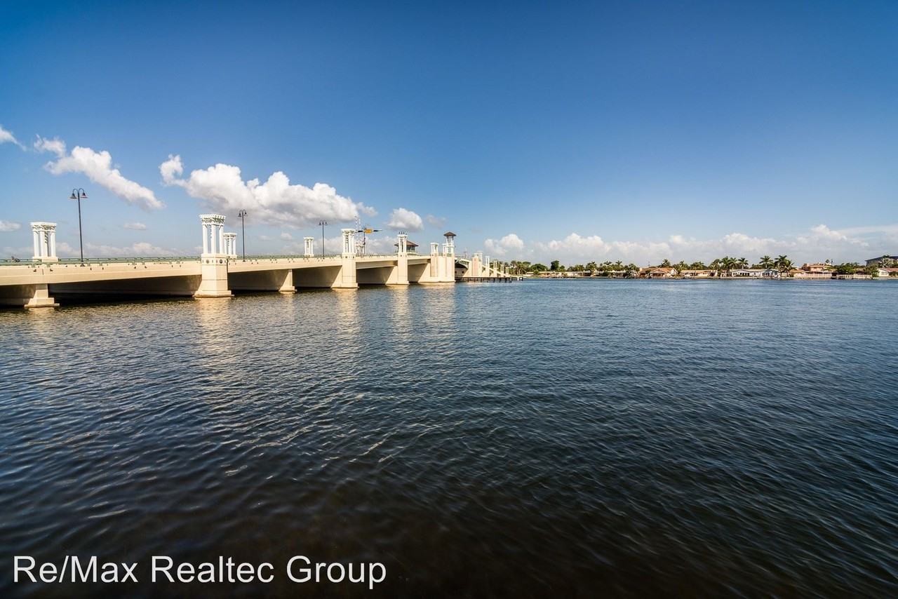 450 Treasure Isle Causeway #202 - Photo 3 of 22