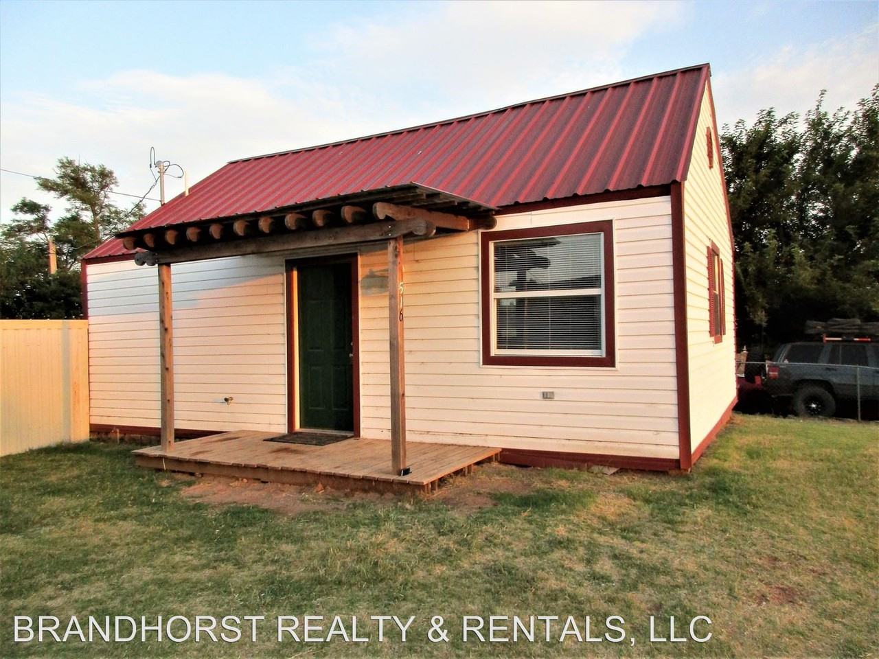 516 N Broadway St. - Photo 2 of 18