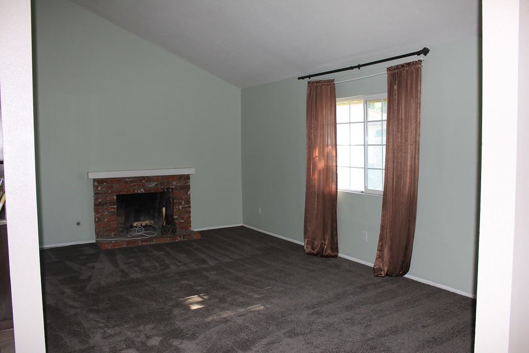 27872 Stratford St - Photo 2 of 5