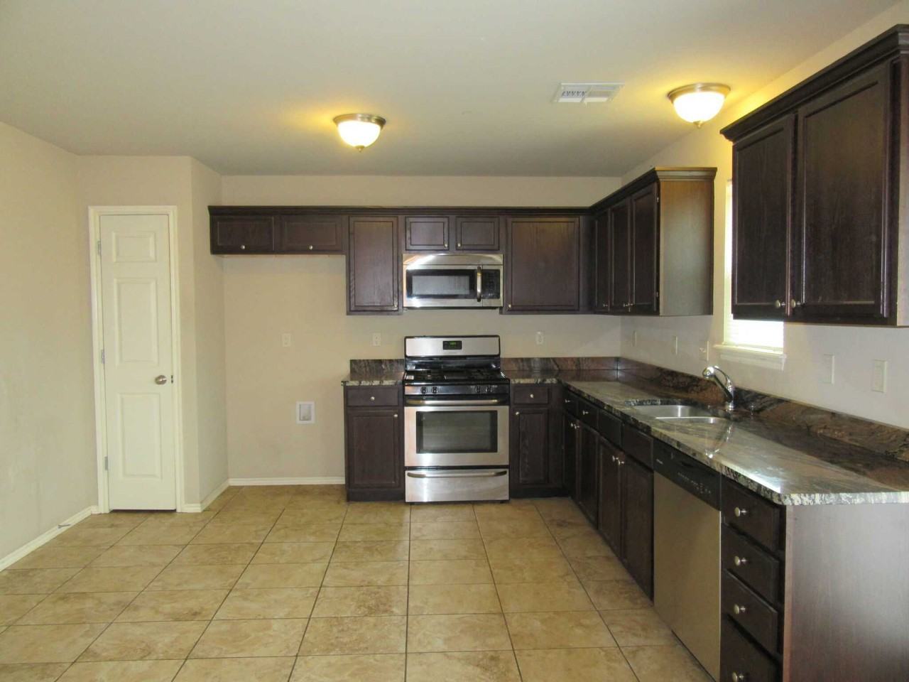 1117 S Catalina Dr - Photo 2 of 25