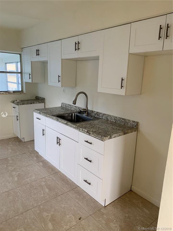 1635 Moffett Street - Photo 2 of 8
