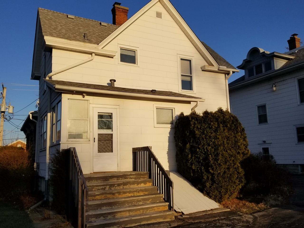 218 West Gale Street - Photo 2 of 21