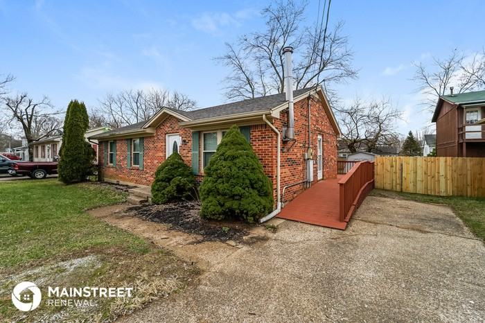 114 Hoffman Lane - Photo 3 of 16