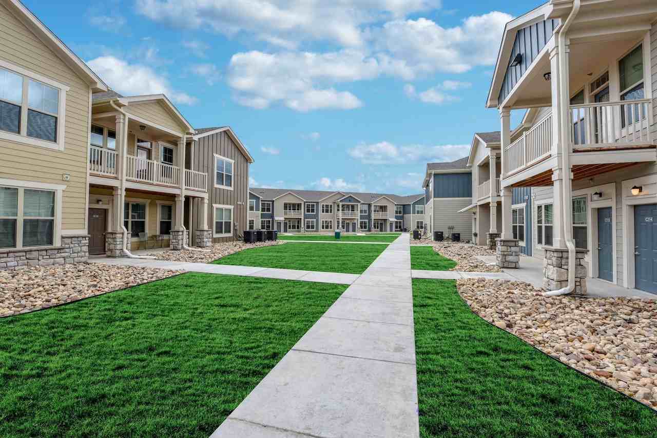 SPRINGS AT THE RESERVE Apartments for Rent 5700 Wilson Ave Sw