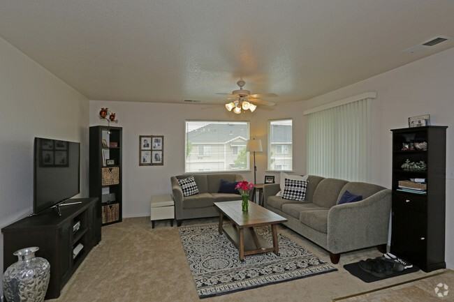 Yosemite Terrace - Photo 2 of 27