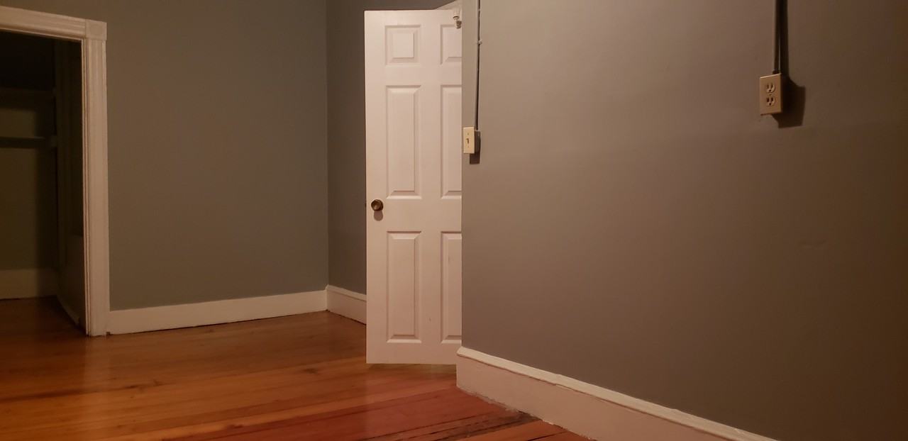 276 Hunt St - Photo 2 of 5