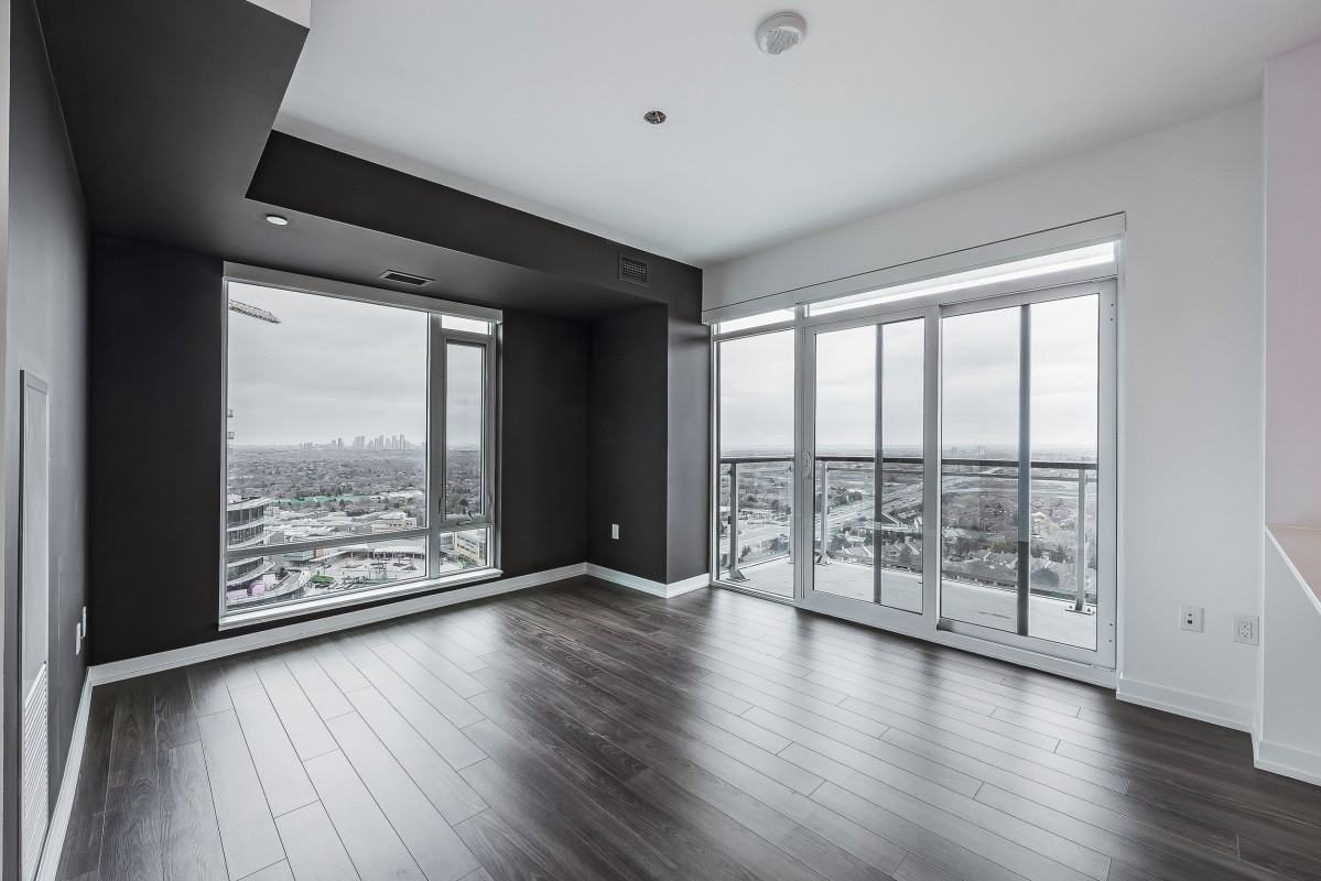 2560 Eglinton Avenue West