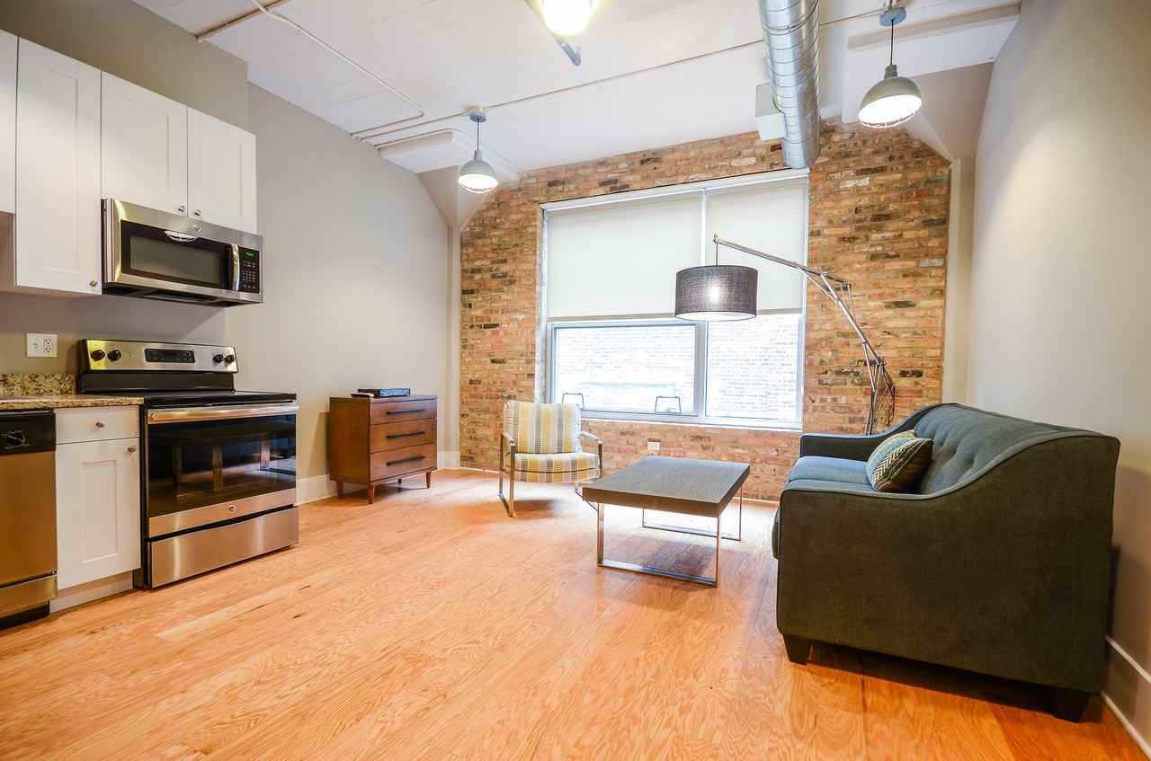 3141 North Sheffield Avenue