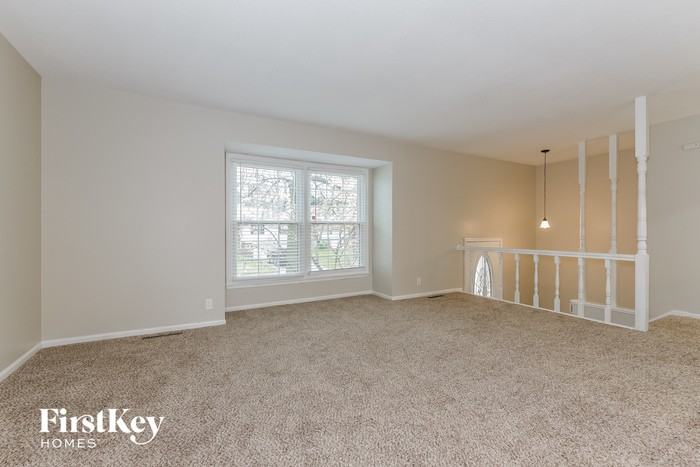3810 Northeast Woods Court - Photo 3 of 15