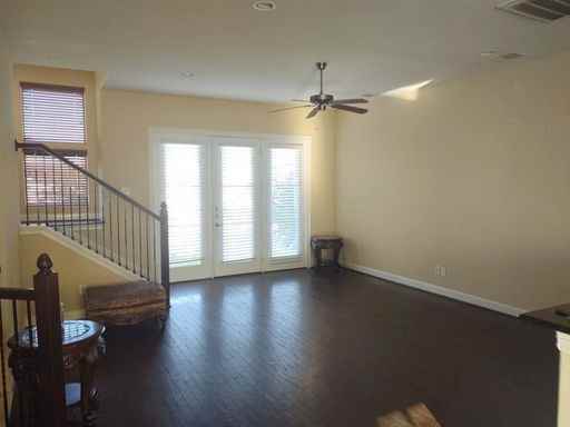 2810 Polk Street - Photo 3 of 6