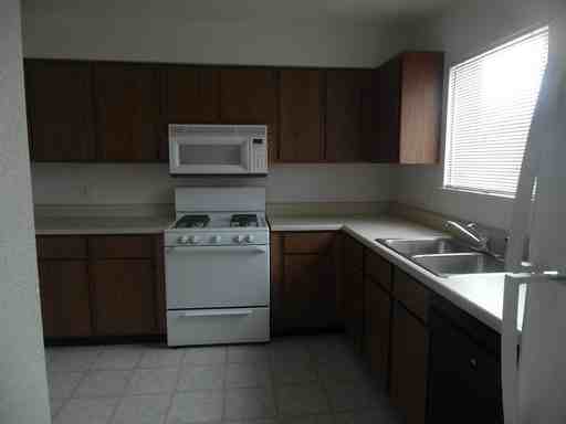 9803 Minnesota St - Photo 3 of 9