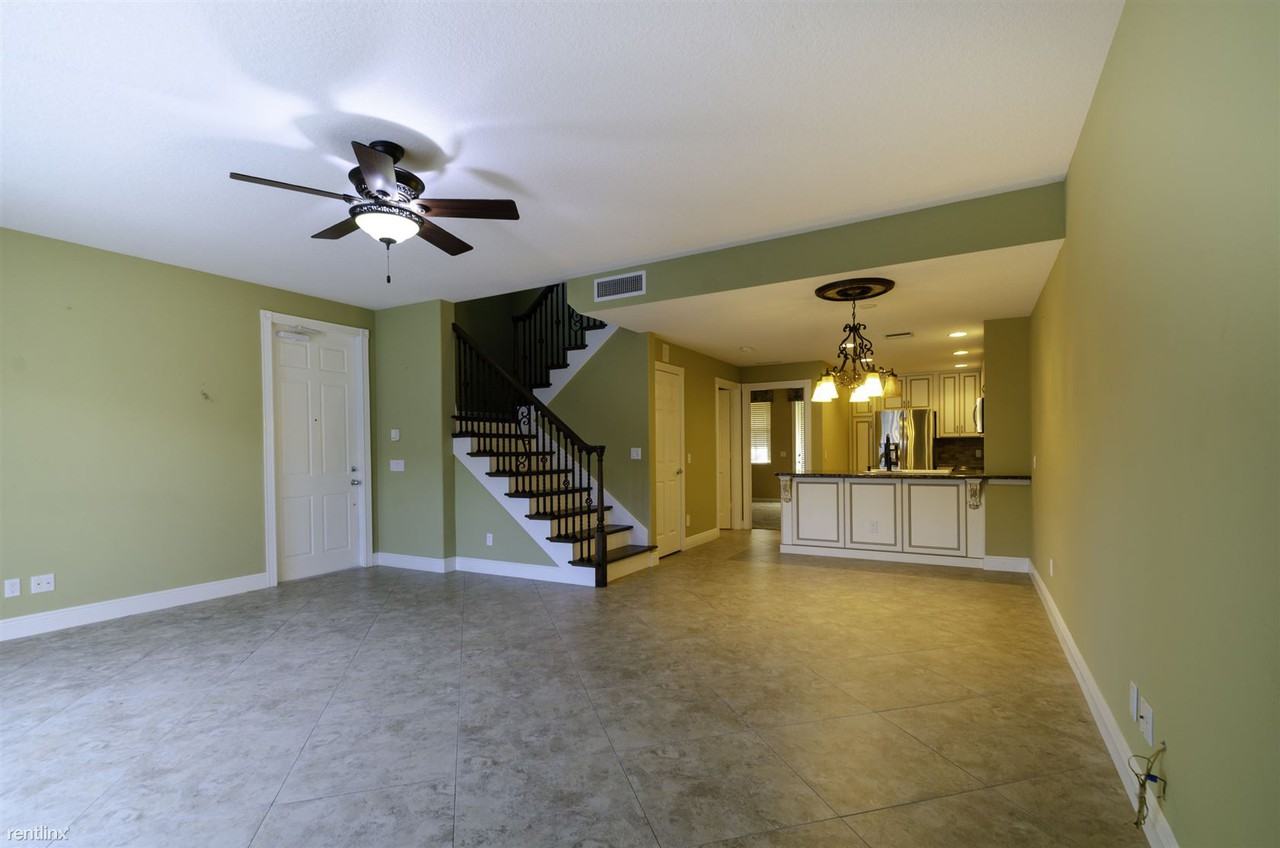 7753 Bergamo Ave - Photo 3 of 11