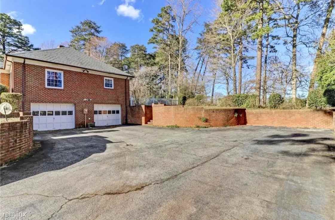 319 Pinewood Pl - Photo 2 of 19