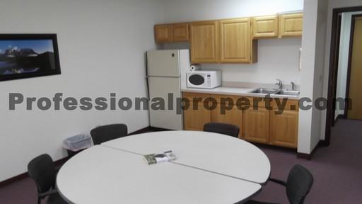2901 W Broadway St - Photo 2 of 8