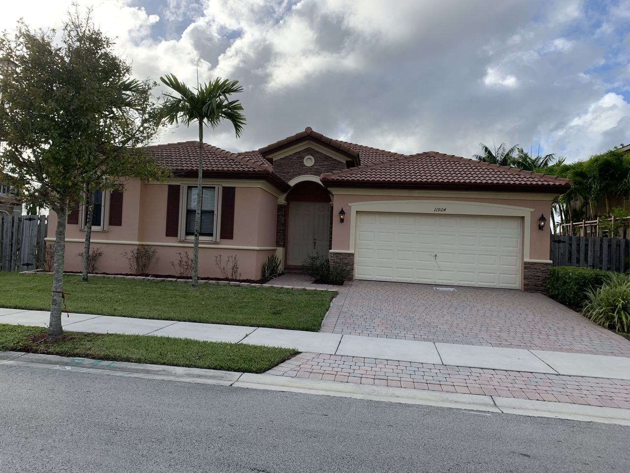 11924 Sw 155th Ct, Miami, FL 33196 4 Bedroom Apartment for Rent