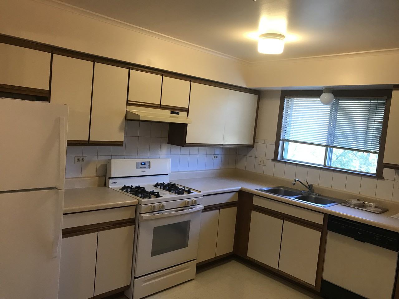 Oak Trails Apartments - Photo 3 of 10