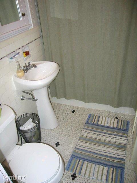 42 Garrison Ave - Photo 2 of 12